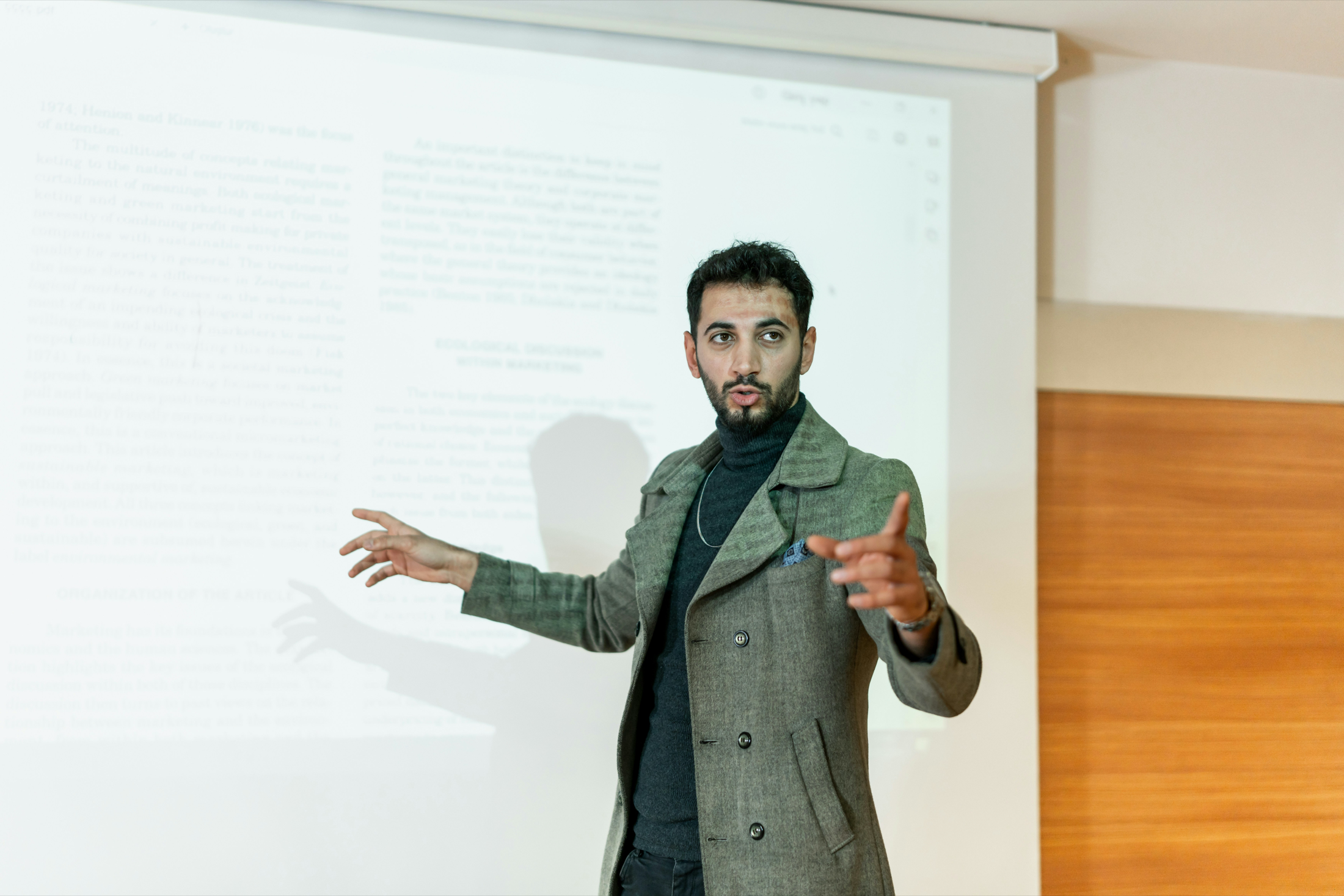 An Expert Operator delivering a training program