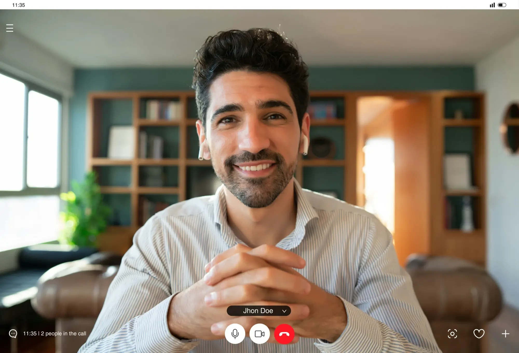 A founder in conversation with a ForwardShare Studio partner